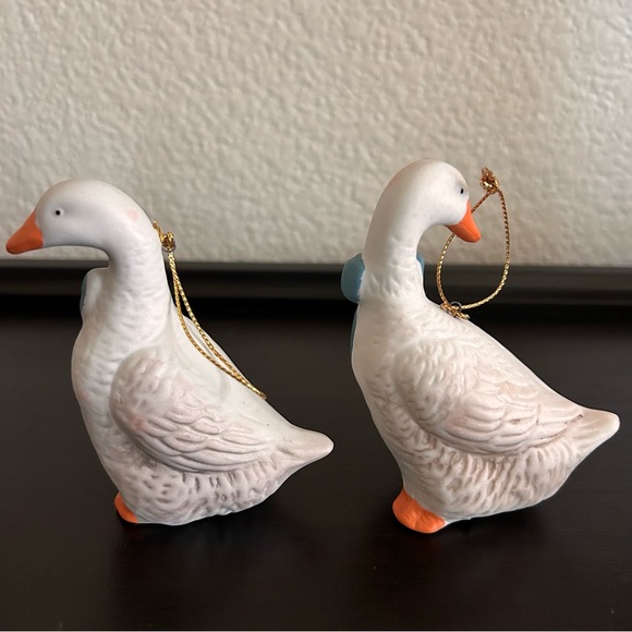 2 Vintage Goose Big Blue Bow Porcelain Christmas Ornament Decoration Gold Loop - Picture 2 of 7